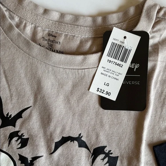 NWT Nightmare Before Christmas 100% Organic Cotton Women’s shirt Black tie dye L - Picture 3 of 11